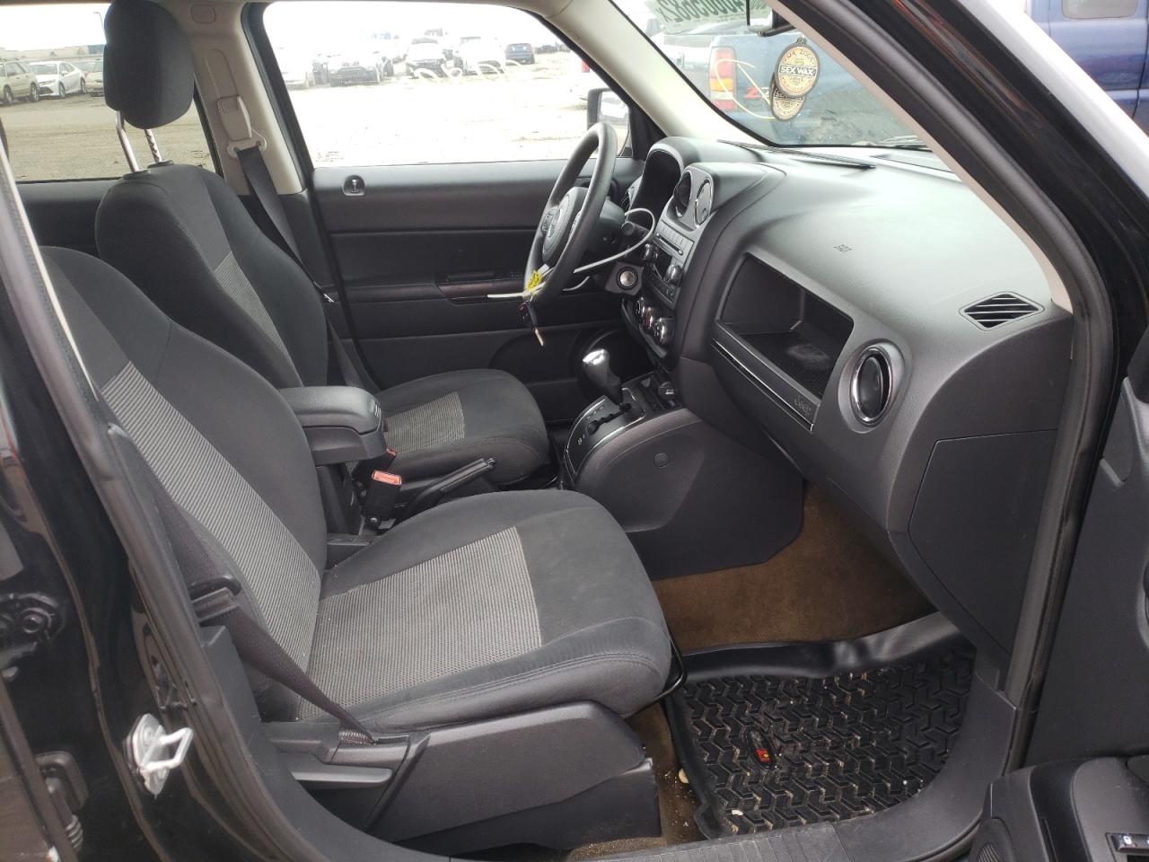 Photo 5 from auction – 2016 JEEP PATRIOT SP with VIN 1C4NJPBA4GD675645