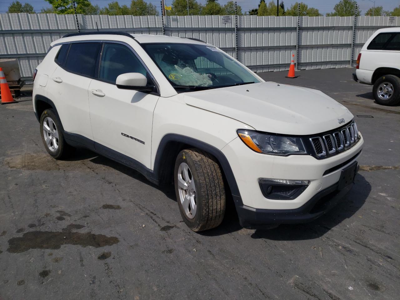 JEEP COMPASS LA 2018 con VIN 3C4NJCBB4JT145047 - Foto de la subasta