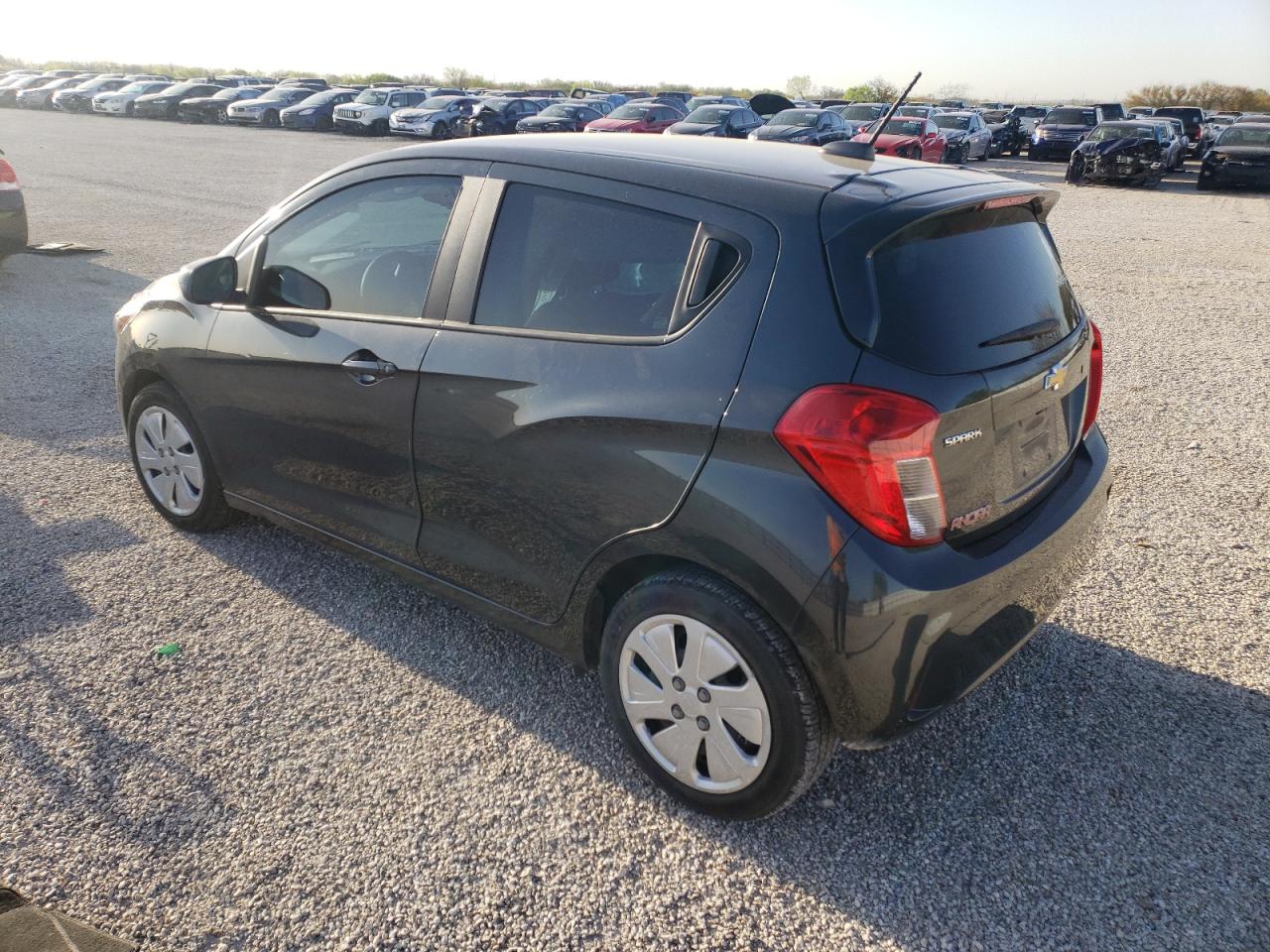Photo 3 from auction – 2018 CHEVROLET SPARK LS with VIN KL8CB6SA9JC430411