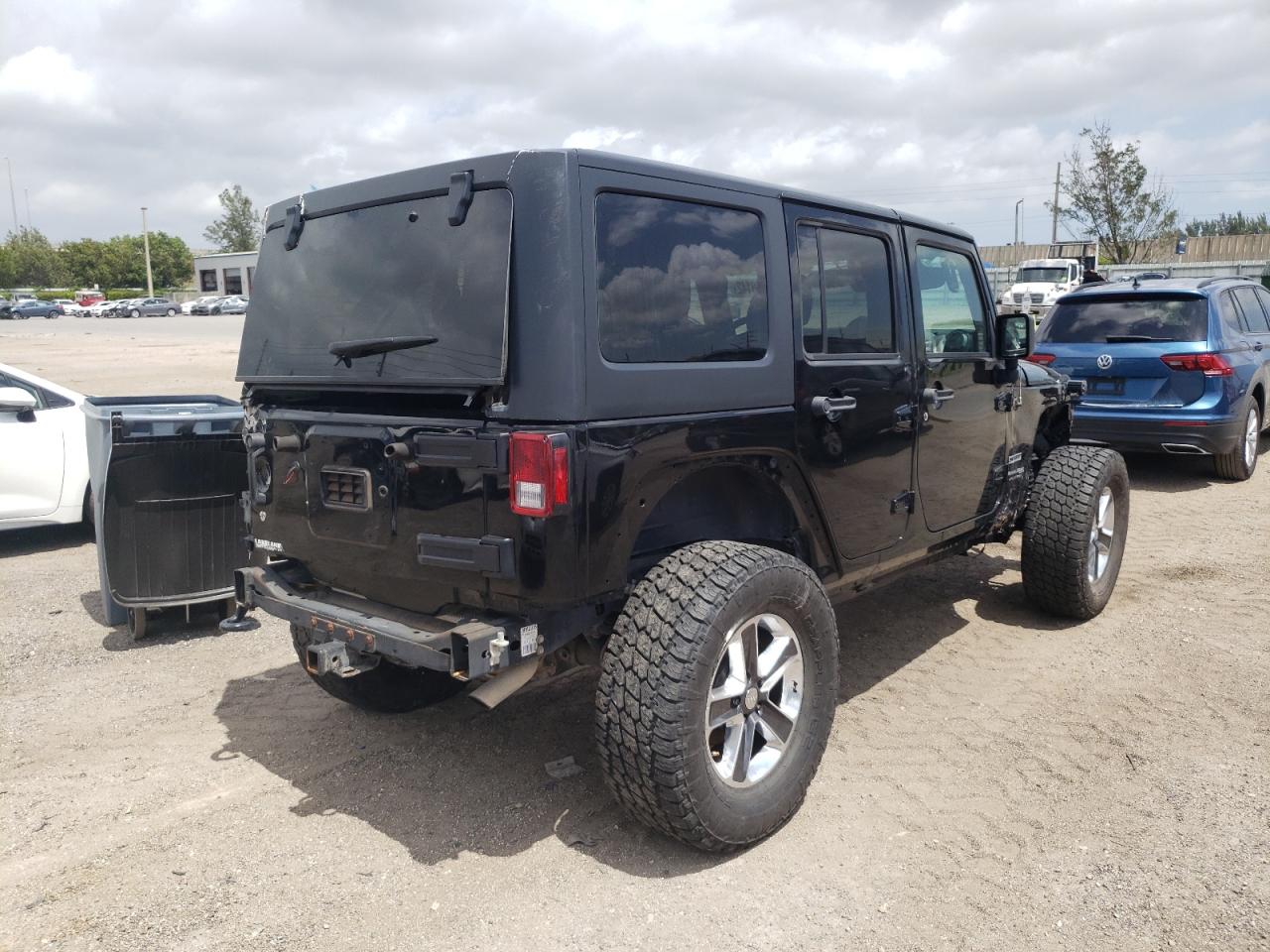 Photo 4 from auction – 2018 JEEP WRANGLER U with VIN 1C4BJWDG0JL854034