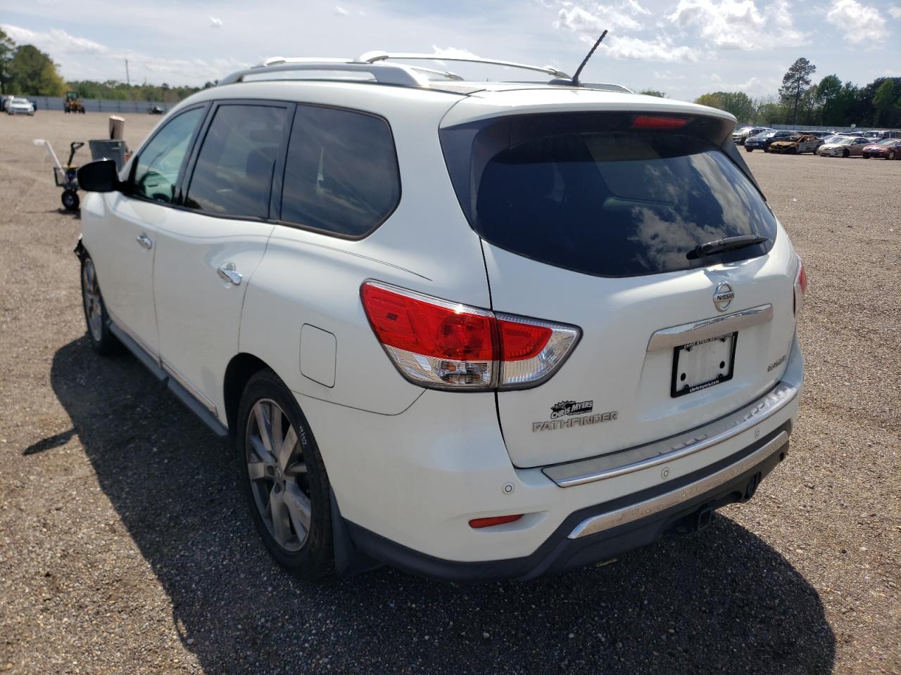 Photo 3 from auction – 2015 NISSAN PATHFINDER with VIN 5N1AR2MN3FC675100