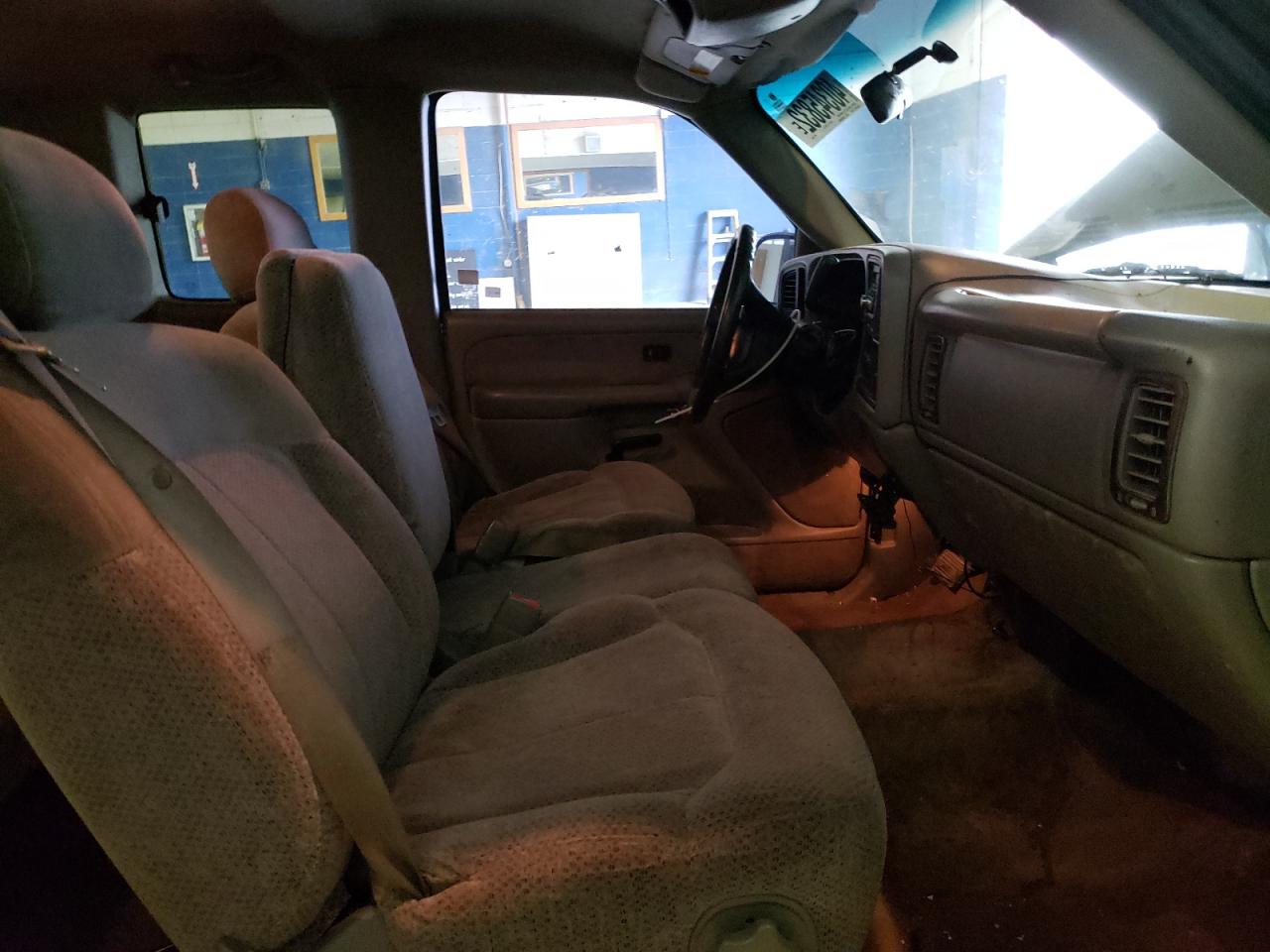 Photo 5 from auction – 1999 CHEVROLET 1500 SILVE with VIN 2GCEC19V4X1109836