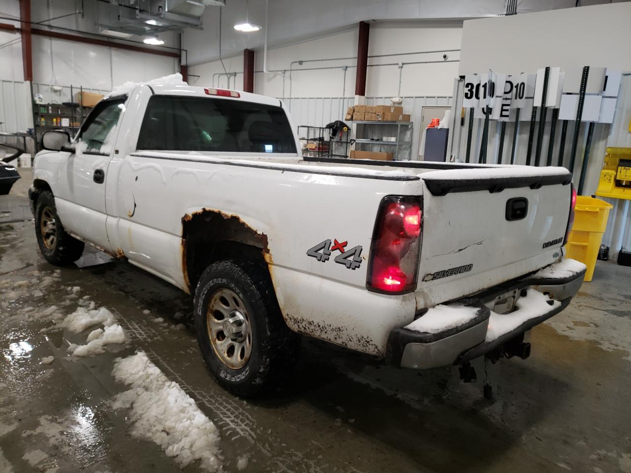Photo 3 from auction – 2005 CHEVROLET SILVERADO with VIN 1GCEK14V05Z204389