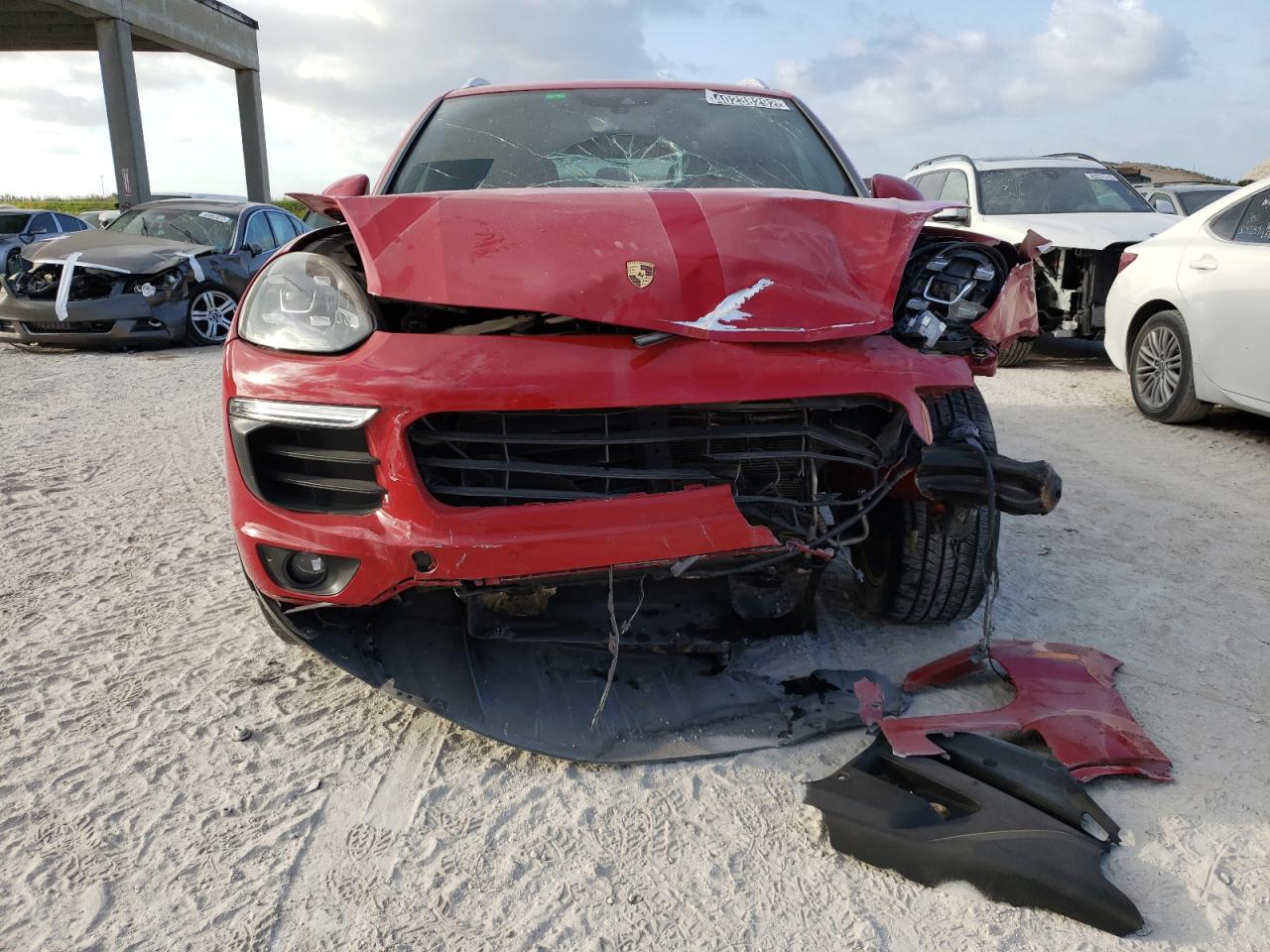 Photo 9 from auction – 2016 PORSCHE CAYENNE with VIN WP1AA2A25GLA06607