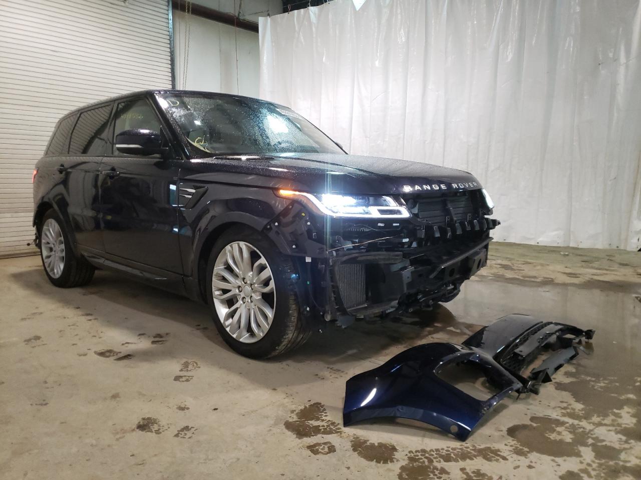 LAND ROVER RANGE ROVE 2019 with VIN SALWR2RU8KA860946 - Photo from auction