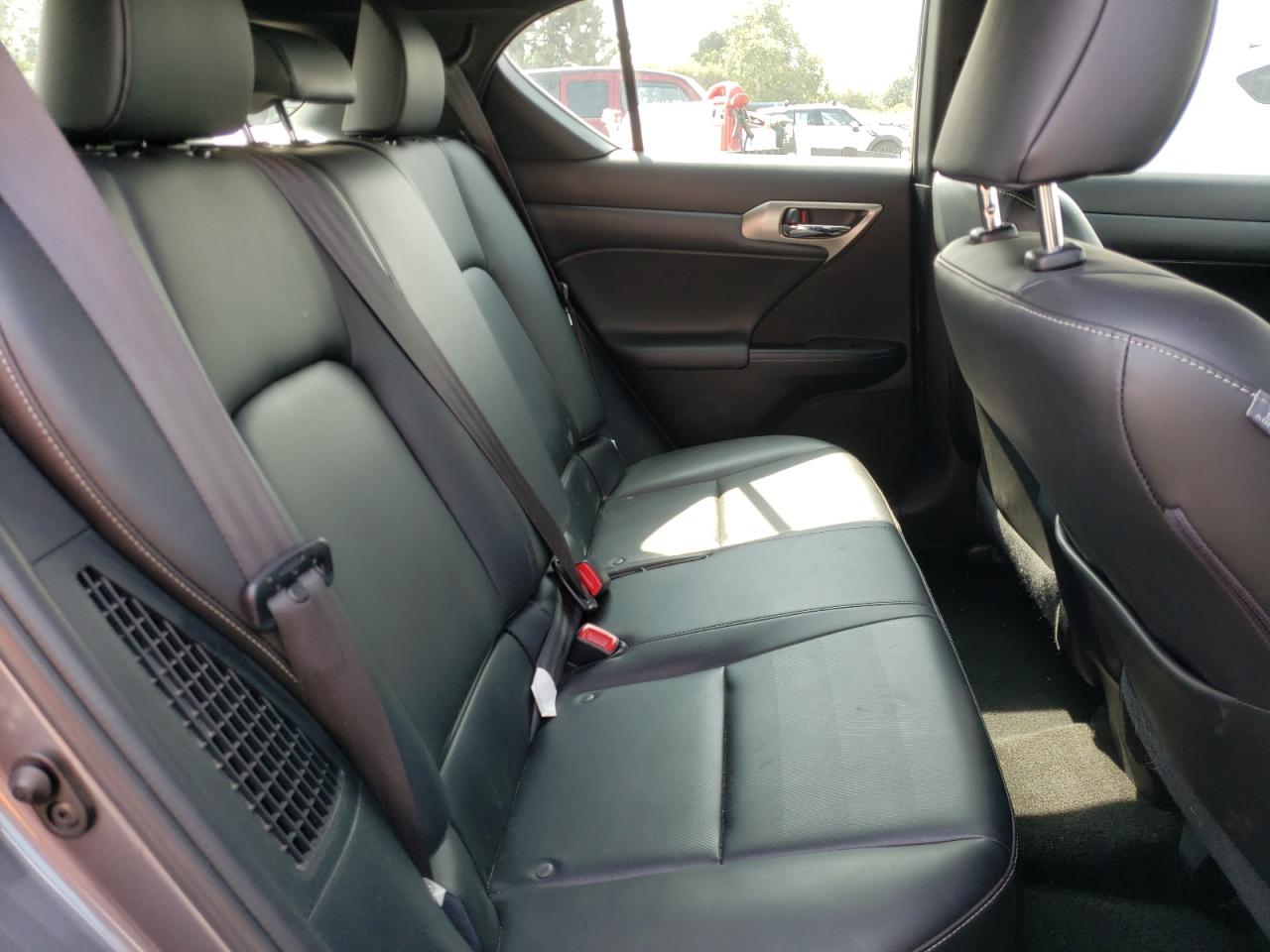 Photo 6 from auction – 2014 LEXUS CT 200 with VIN JTHKD5BH9E2182045