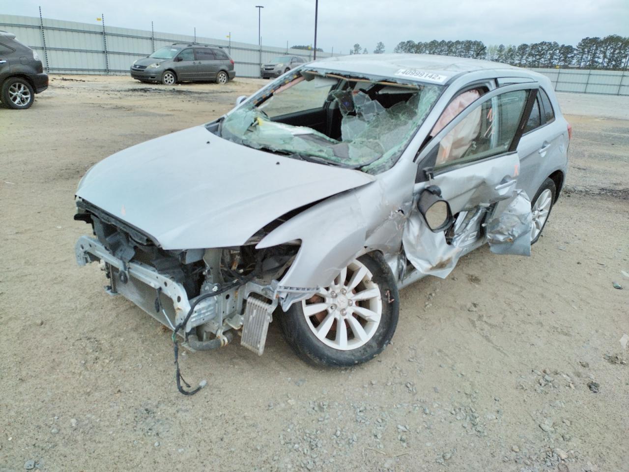 Zdjęcie 2 z aukcji – 2011 MITSUBISHI OUTLANDER z VIN JA4AR4AU8BZ018869