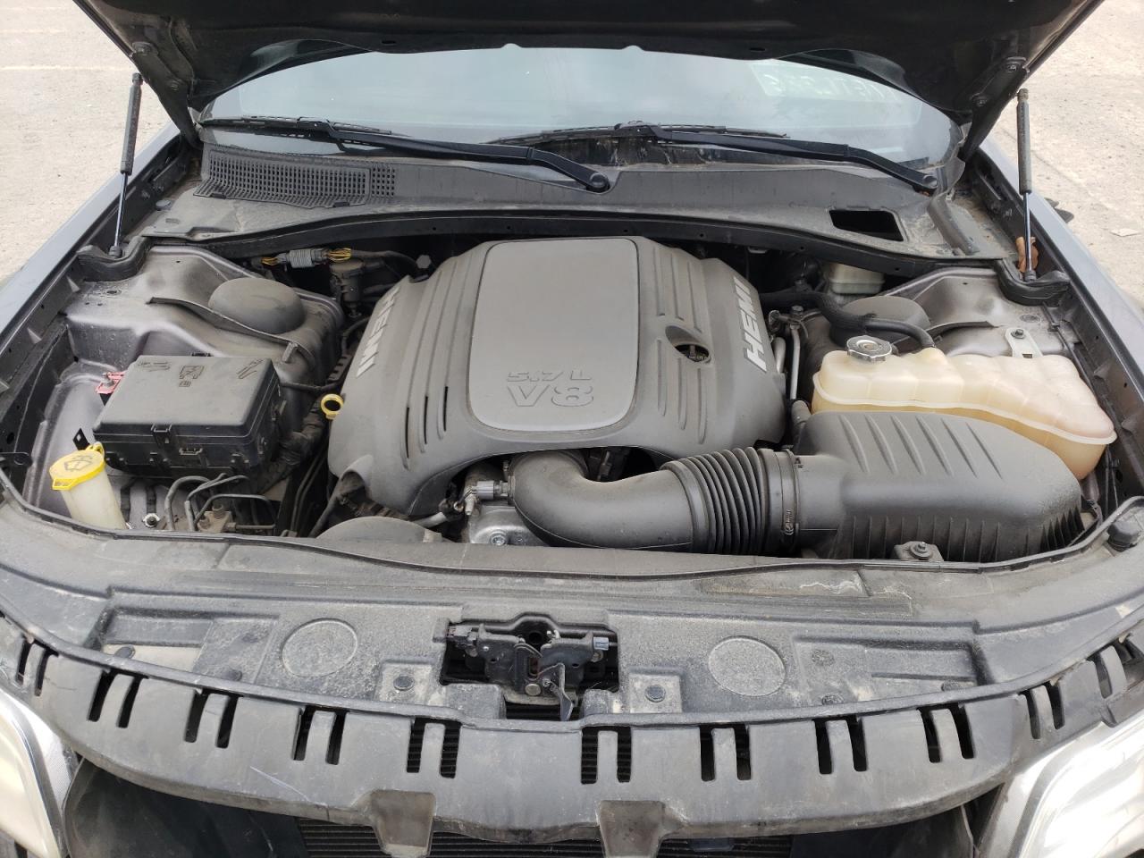 Photo 7 from auction – 2014 CHRYSLER 300C with VIN 2C3CCAET3EH117995