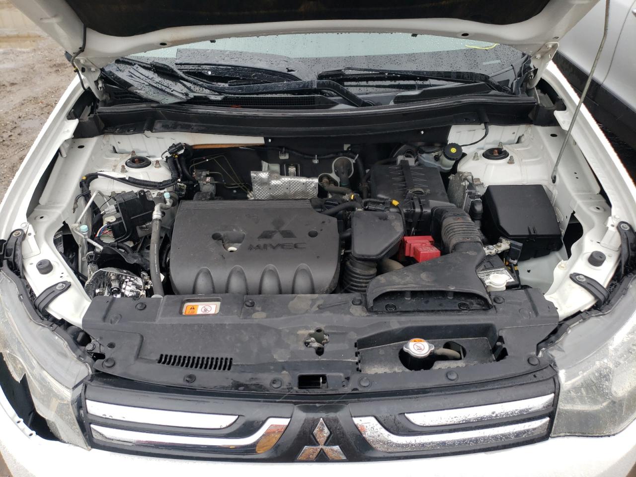Photo 7 from auction – 2014 MITSUBISHI OUTLANDER with VIN JA4AD3A36EZ012945