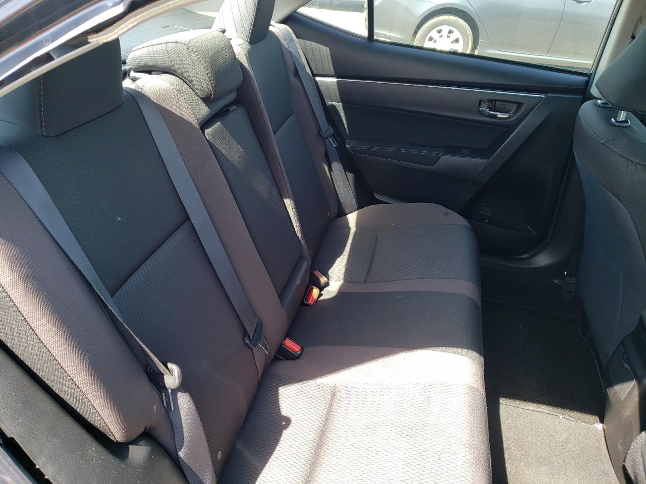 Photo 6 from auction – 2017 TOYOTA COROLLA LE with VIN 5YFBPRHE6HP682652