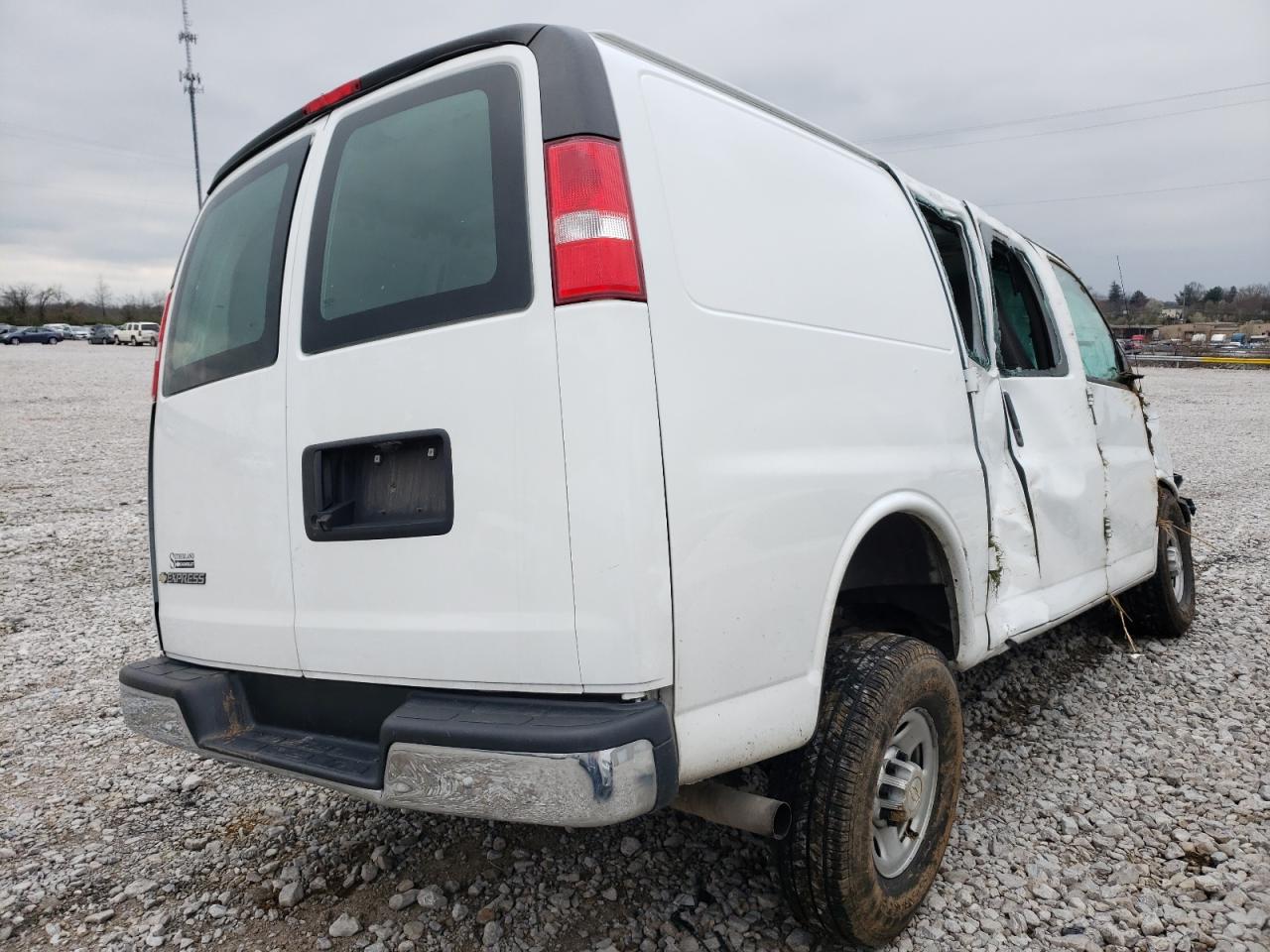 Photo 4 from auction – 2017 CHEVROLET EXPRESS G2 with VIN 1GCWGAFF0H1348961