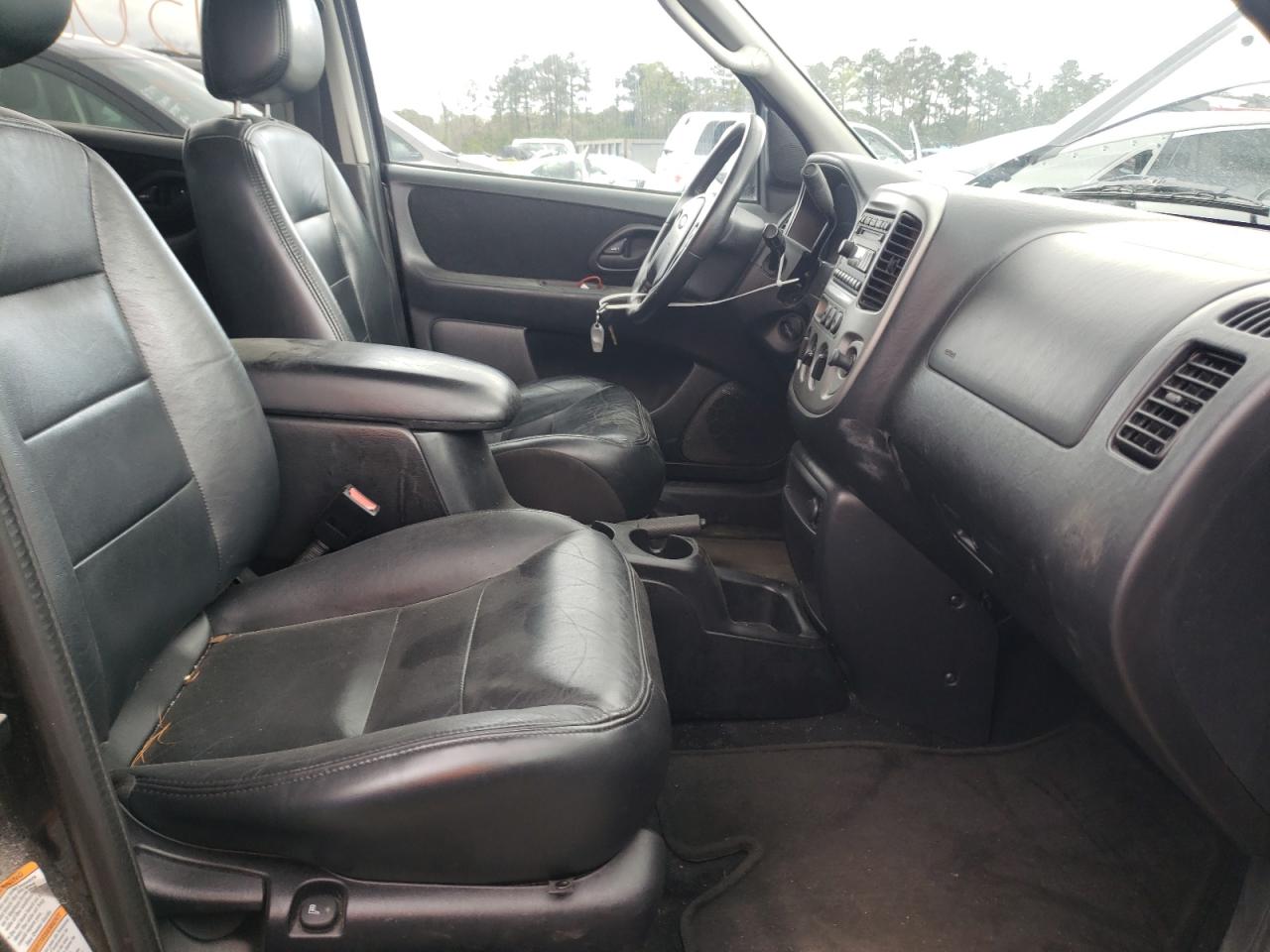 Photo 5 from auction – 2003 FORD ESCAPE LIM with VIN 1FMCU94153KC54249