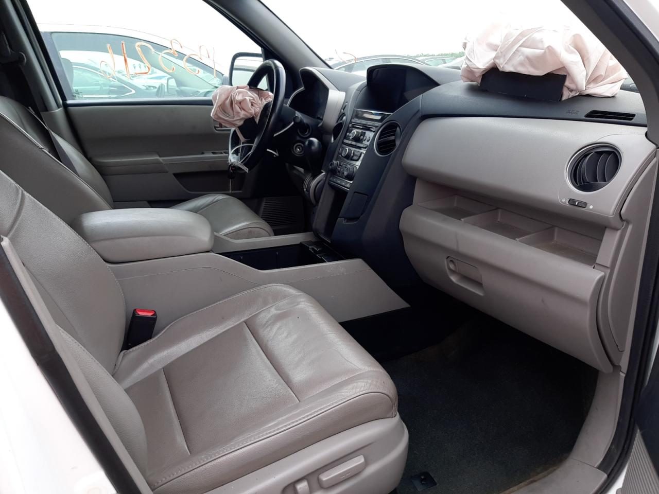 Photo 5 from auction – 2014 HONDA PILOT EXL with VIN 5FNYF3H58EB008147
