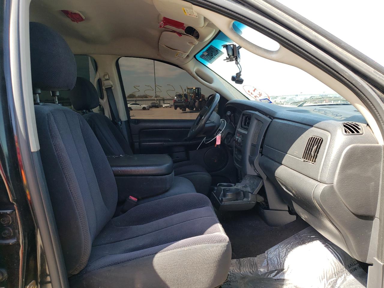 Photo 5 from auction – 2004 DODGE RAM 1500 S with VIN 1D7HA18NX4S710349