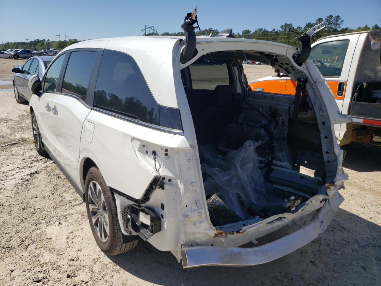 Photo 3 from auction – 2021 HONDA ODYSSEY EX with VIN 5FNRL6H76MB037760
