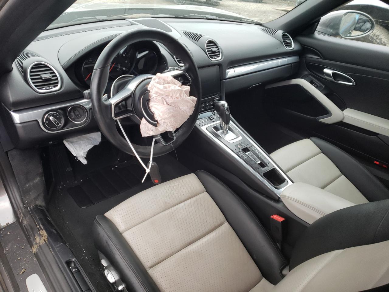 Photo 9 from auction – 2019 PORSCHE BOXSTER BA with VIN WP0CA2A84KS210926