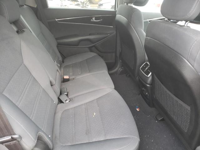 Photo 6 from auction – 2016 KIA SORENTO LX with VIN 5XYPGDA33GG035002