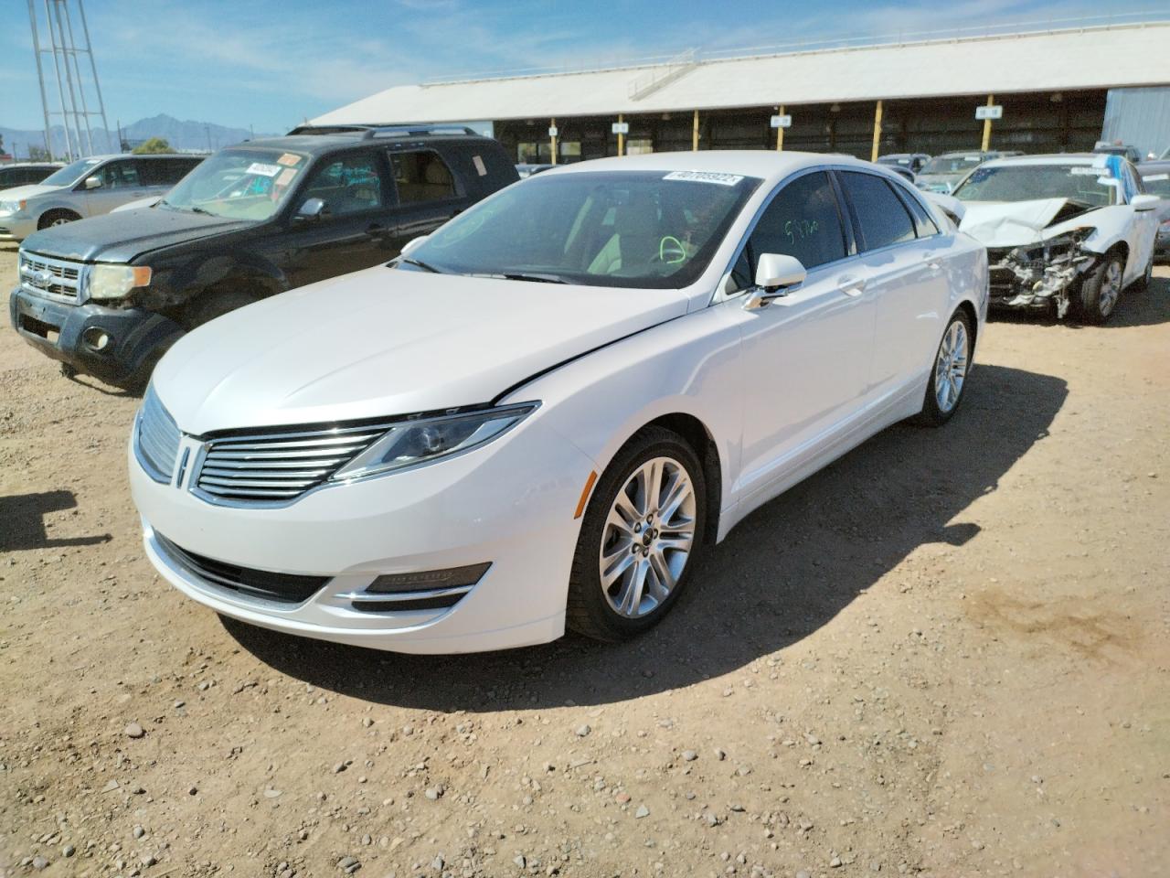 Photo 2 from auction – 2016 LINCOLN MKZ with VIN 3LN6L2G92GR634272