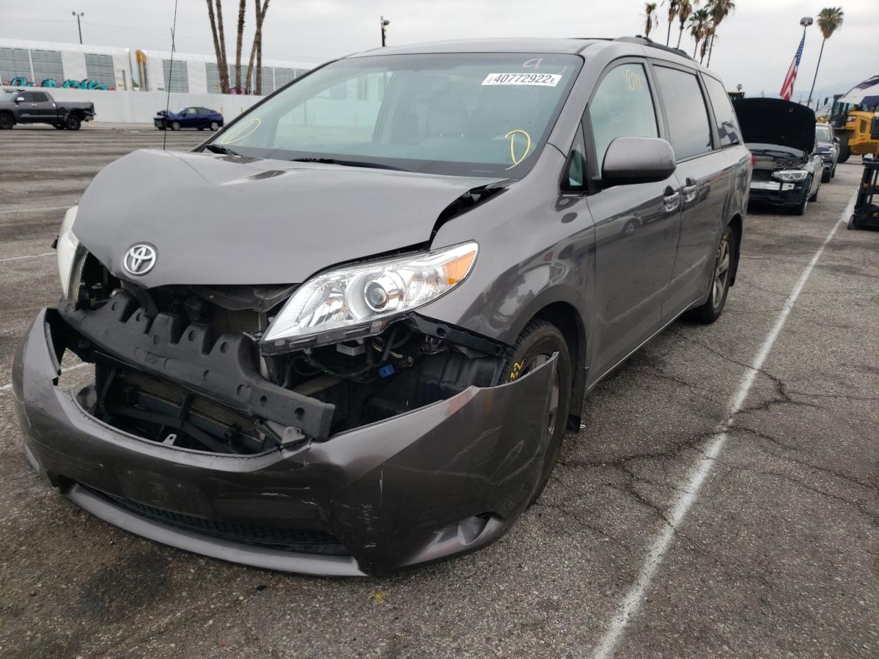 Photo 2 from auction – 2012 TOYOTA SIENNA LE with VIN 5TDKK3DCXCS212141