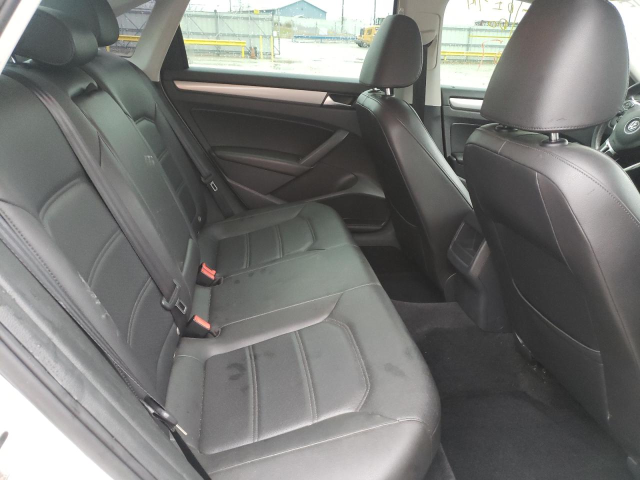 Photo 6 from auction – 2014 VOLKSWAGEN PASSAT S with VIN 1VWAS7A33EC035845