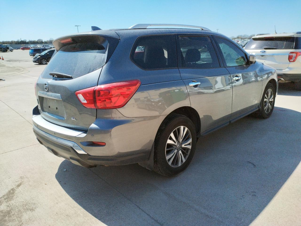 Photo 4 from auction – 2020 NISSAN PATHFINDER with VIN 5N1DR2CN1LC635852