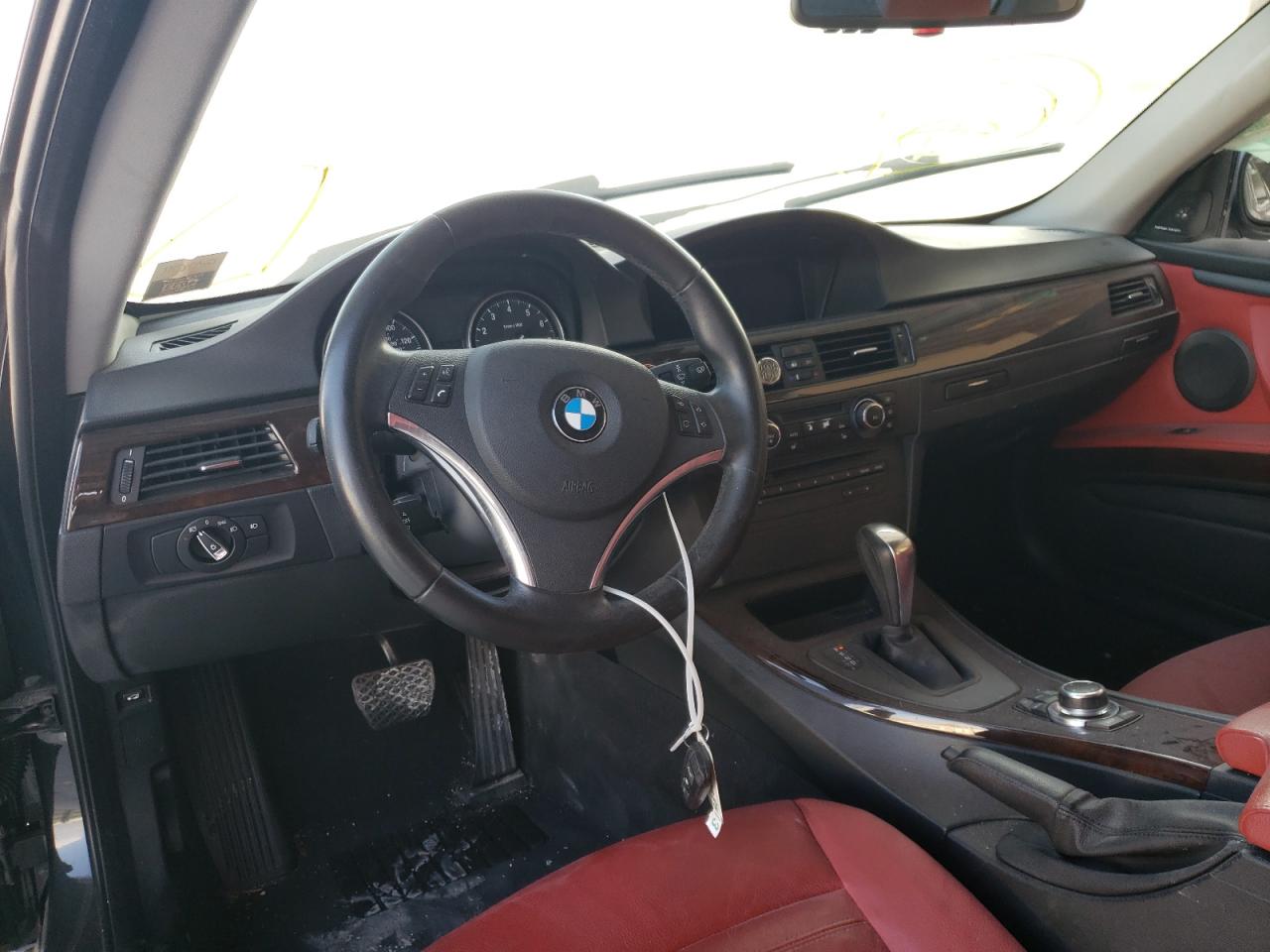 Photo 9 from auction – 2011 BMW 328 I with VIN WBAKE3C52BE558177