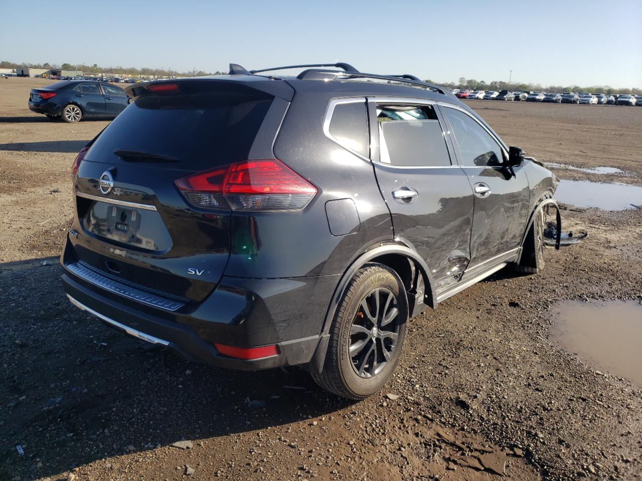 Photo 4 from auction – 2017 NISSAN ROGUE S with VIN 5N1AT2MT1HC842377