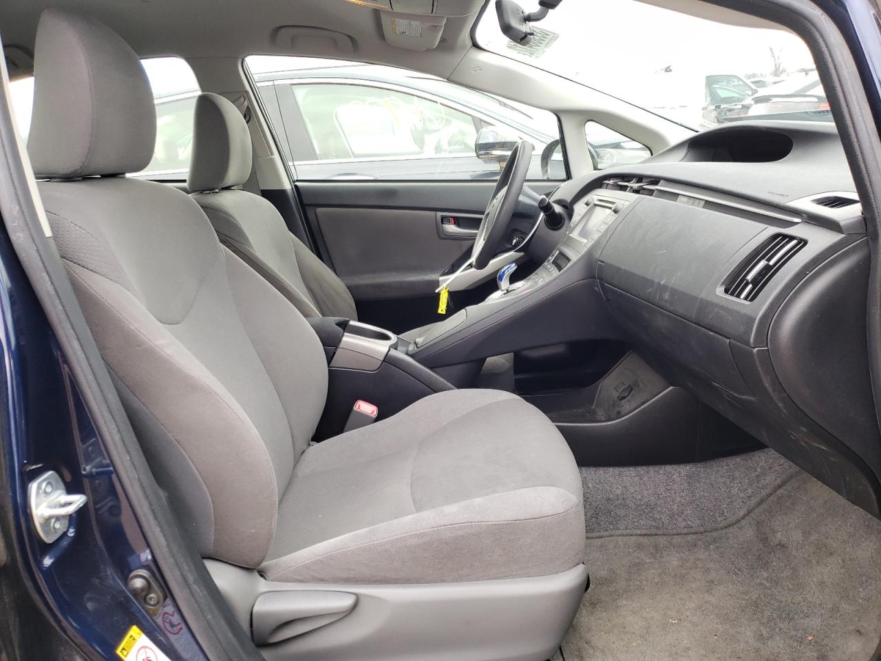 Photo 5 from auction – 2013 TOYOTA PRIUS with VIN JTDKN3DU9D1718929