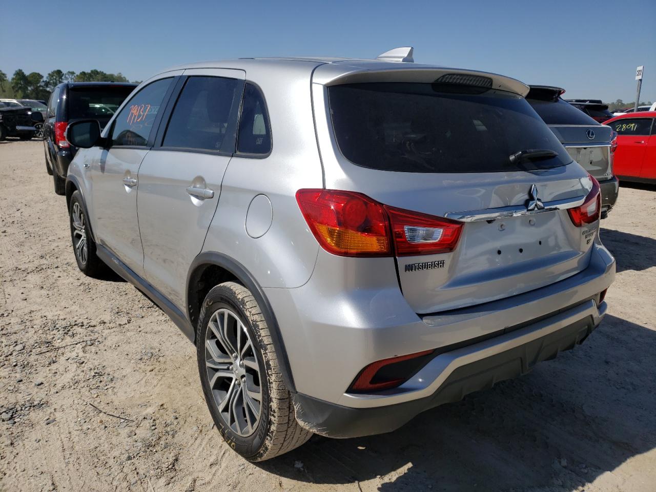 Photo 3 from auction – 2019 MITSUBISHI OUTLANDER with VIN JA4AP4AU8KU011844