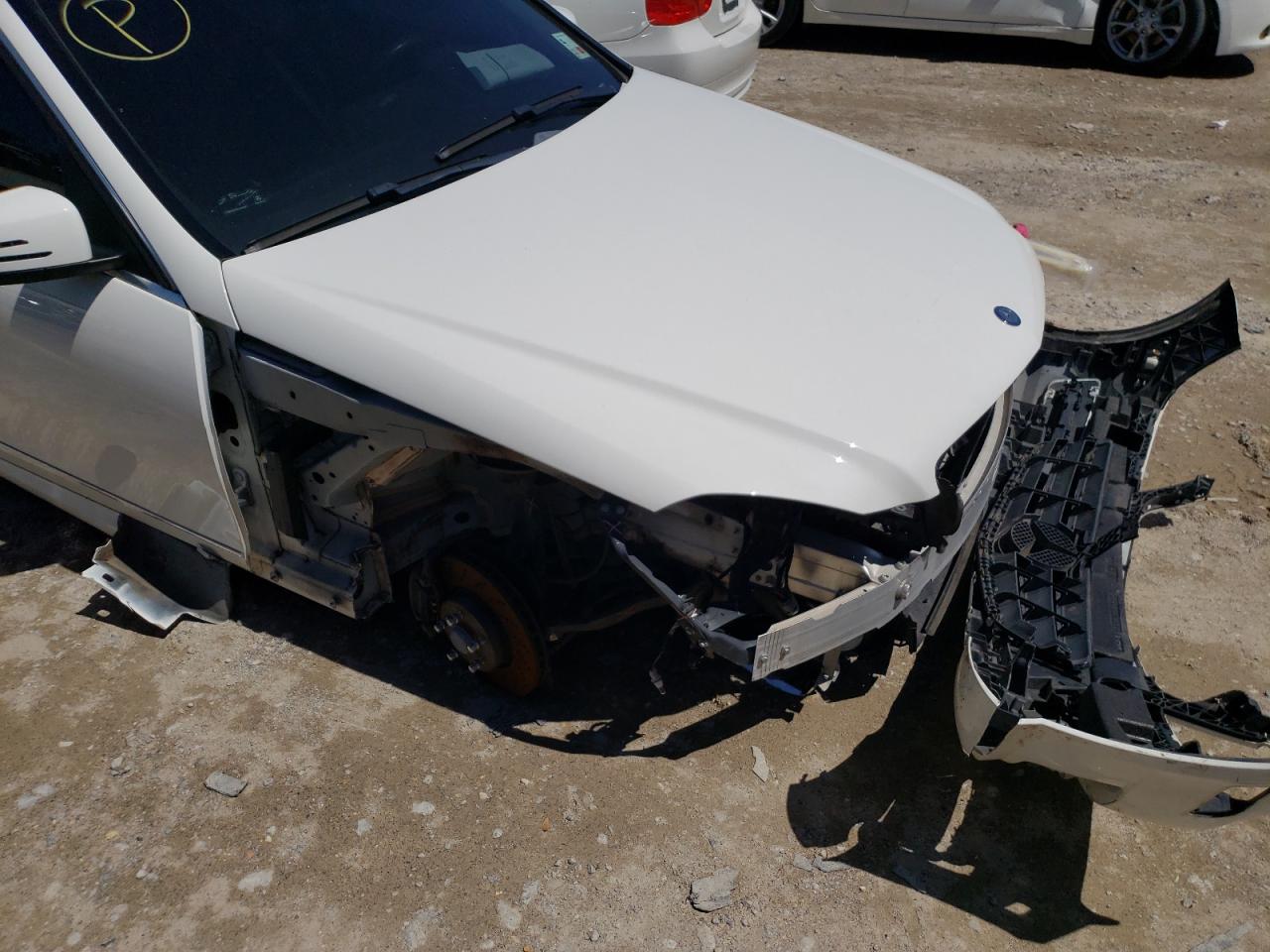 Photo 9 from auction – 2014 MERCEDES-BENZ C 350 with VIN WDDGF5HB2EA948830