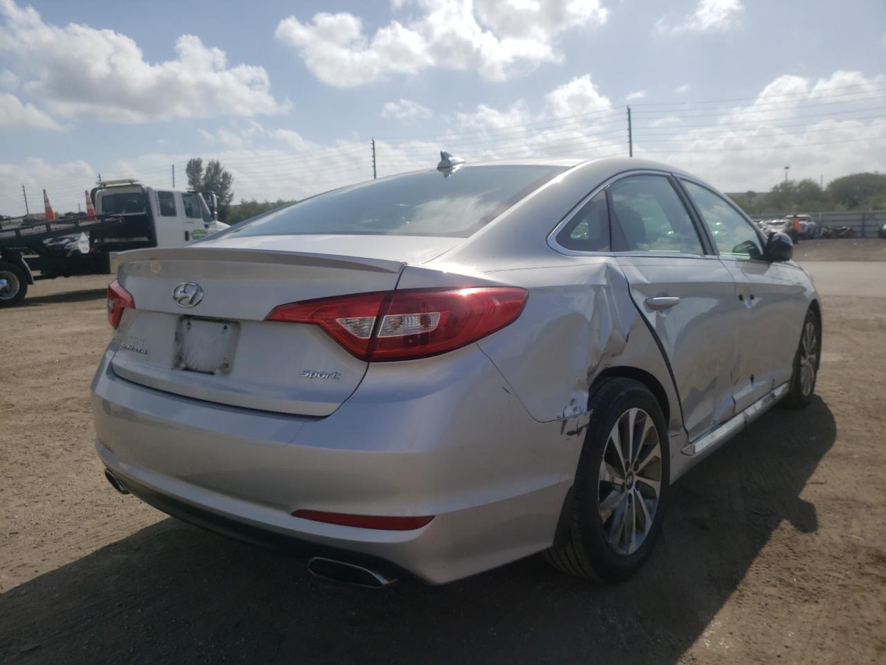 Photo 4 from auction – 2015 HYUNDAI SONATA SPO with VIN 5NPE34AF4FH066487