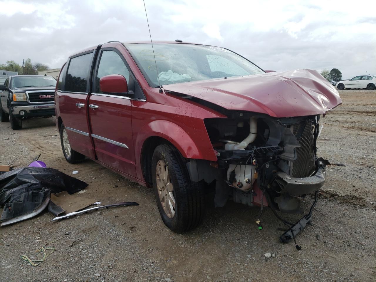 CHRYSLER TOWN & COU 2011 with VIN 2A4RR8DG6BR643359 - Photo from auction