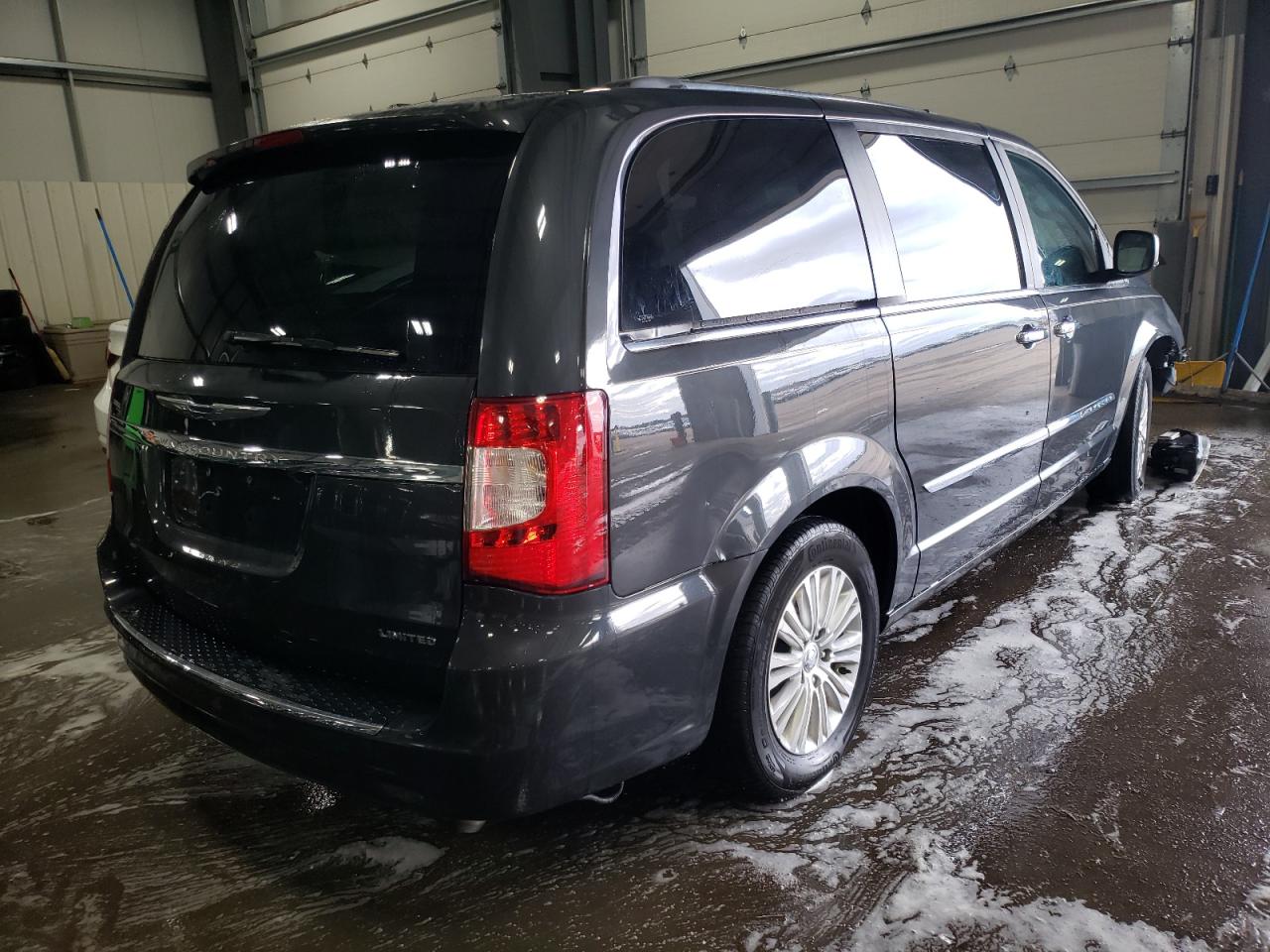 Photo 4 from auction – 2012 CHRYSLER TOWN & COU with VIN 2C4RC1GG6CR135596