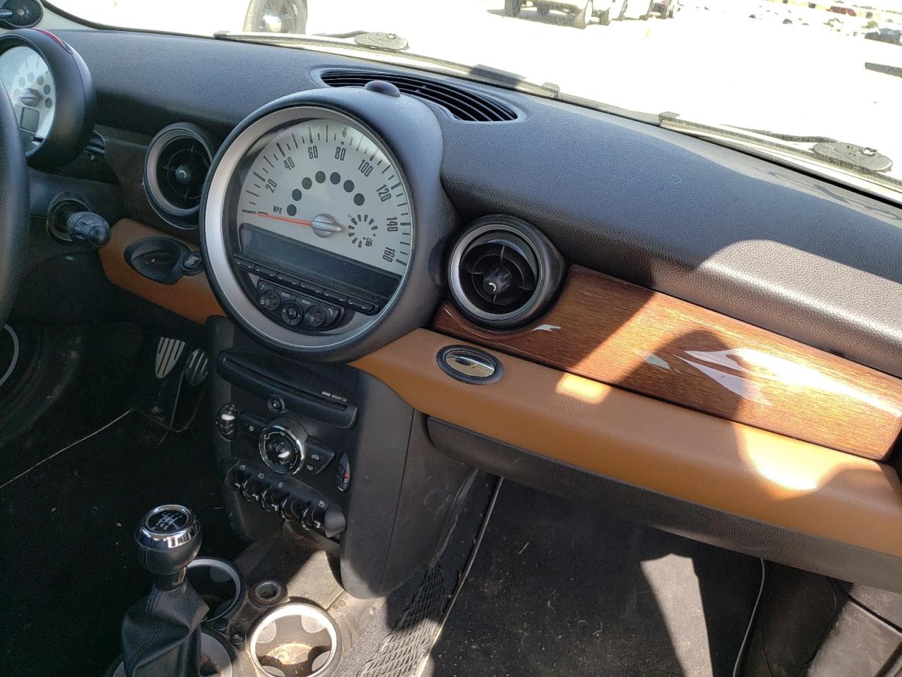 Photo 9 from auction – 2012 MINI COOPER S with VIN WMWSV3C58CTY29255