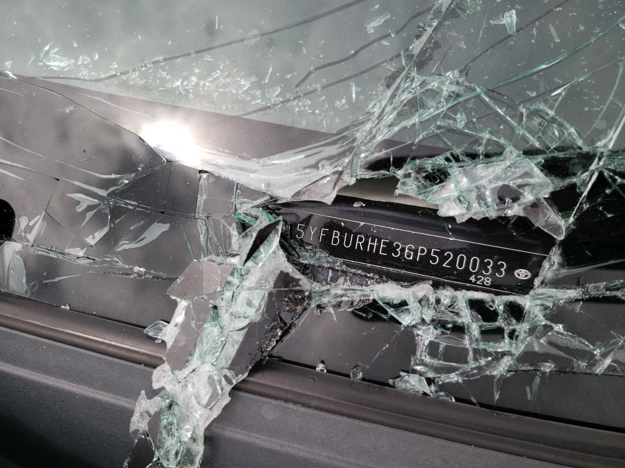 Photo 10 from auction – 2016 TOYOTA COROLLA L with VIN 5YFBURHE3GP520033