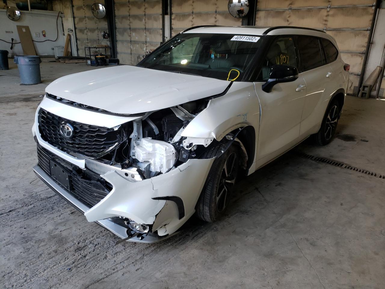 Photo 2 from auction – 2021 TOYOTA HIGHLANDER with VIN 5TDJZRBH5MS075507