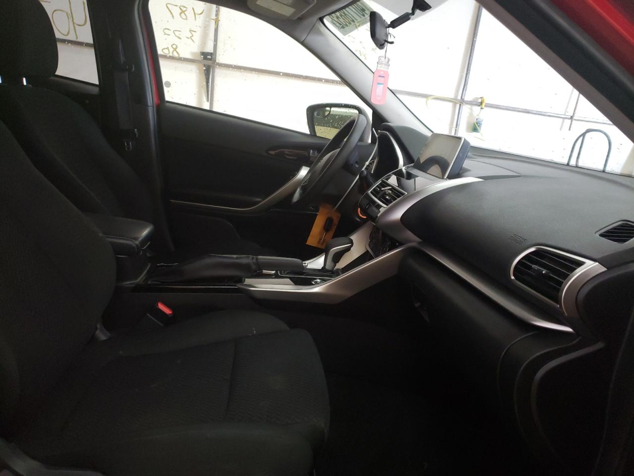 Photo 5 from auction – 2019 MITSUBISHI ECLIPSE CR with VIN JA4AT4AA3KZ002909