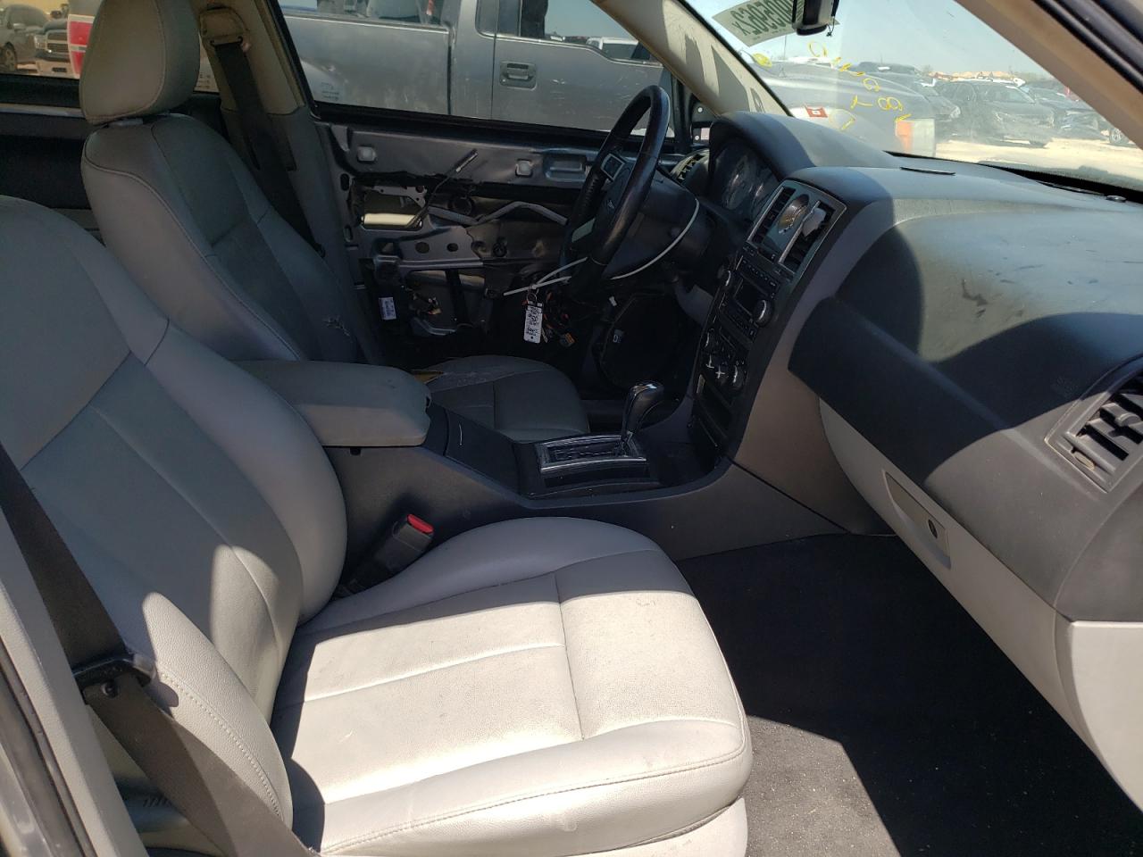 Photo 5 from auction – 2007 CHRYSLER 300 TOURIN with VIN 2C3KA53G17H679525