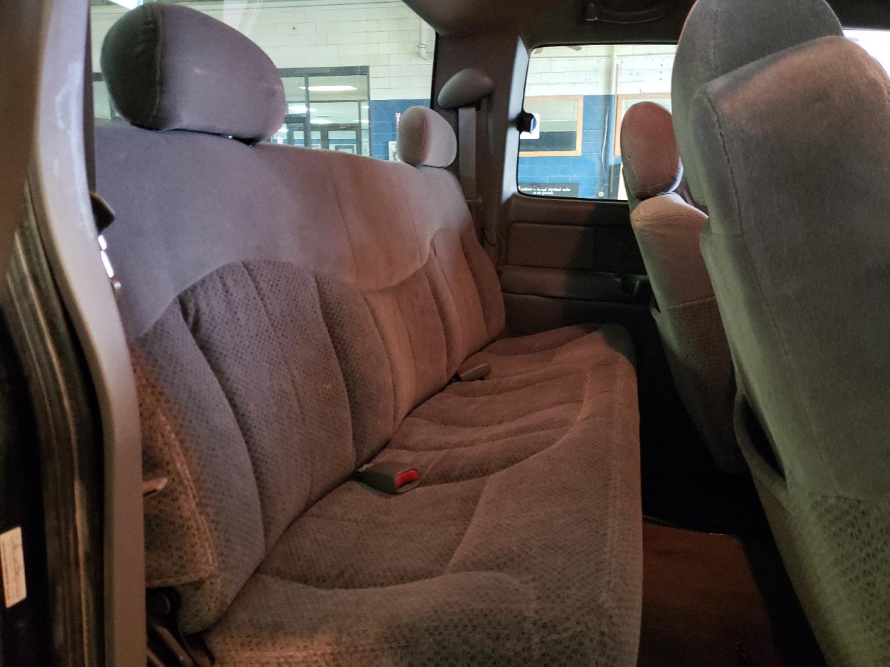 Photo 6 from auction – 1999 CHEVROLET 1500 SILVE with VIN 2GCEC19V4X1109836