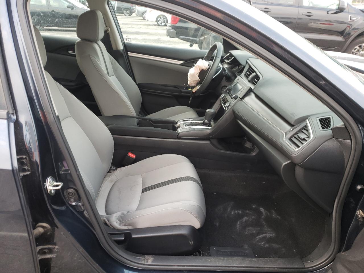 Photo 5 from auction – 2017 HONDA CIVIC LX with VIN 19XFC2F54HE207140