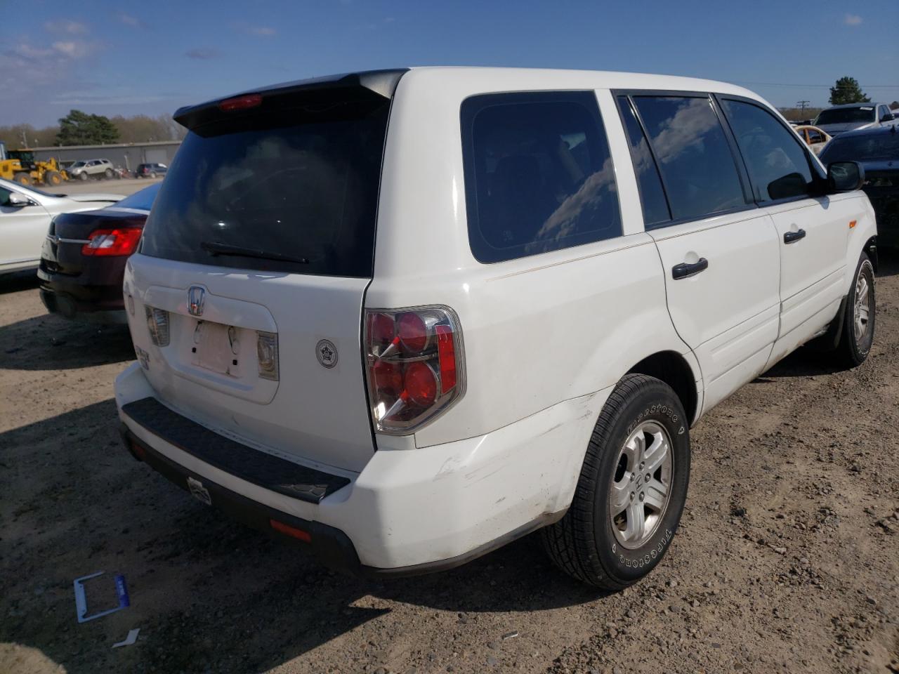 Photo 4 from auction – 2007 HONDA PILOT LX with VIN 5FNYF28187B000012