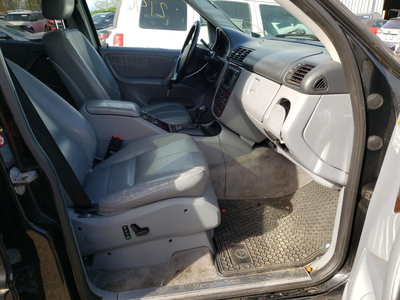 Photo 5 from auction – 2000 MERCEDES-BENZ ML 320 with VIN 4JGAB54E0YA175352