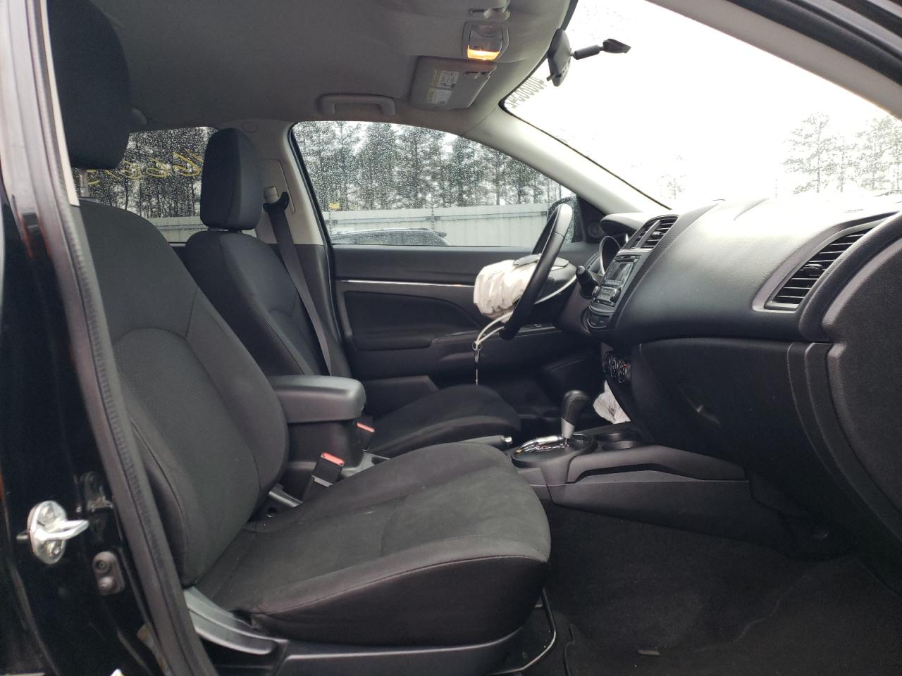 Photo 5 from auction – 2015 MITSUBISHI OUTLANDER with VIN 4A4AP3AUXFE018917