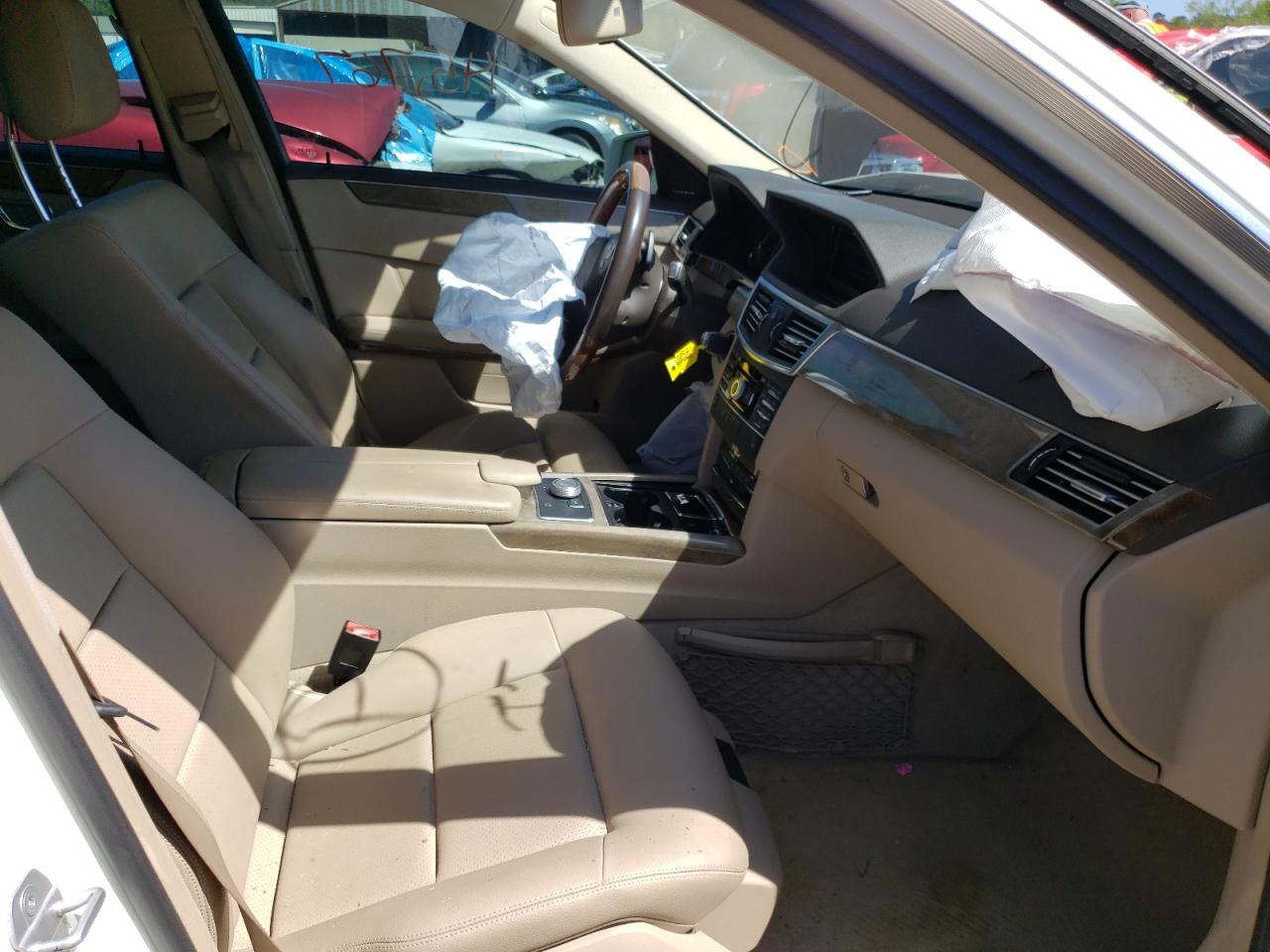 Photo 5 from auction – 2011 MERCEDES-BENZ E 350 with VIN WDDHF5GB7BA408147