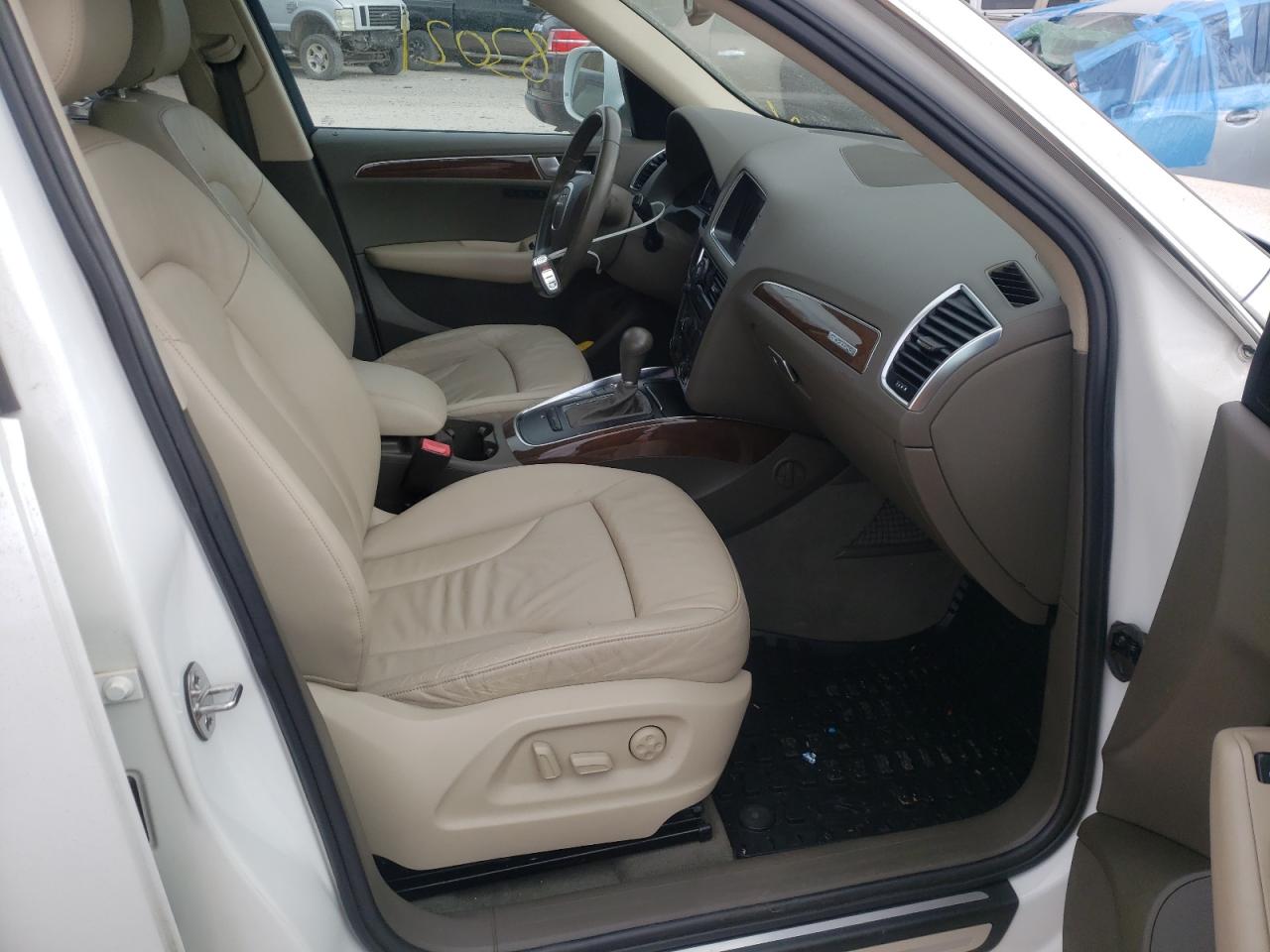 Photo 5 from auction – 2011 AUDI Q5 PREMIUM with VIN WA1DKAFP0BA015188