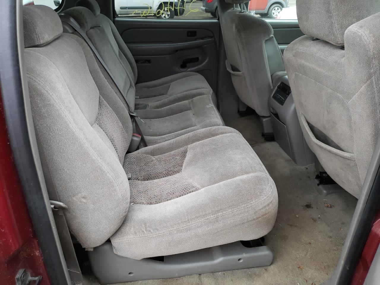 Photo 6 from auction – 2004 CHEVROLET SUBURBAN with VIN 1GNFK16T74J129243