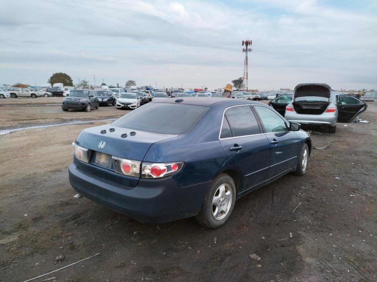 Photo 4 from auction – 2004 HONDA ACCORD EX with VIN 1HGCM66514A054755