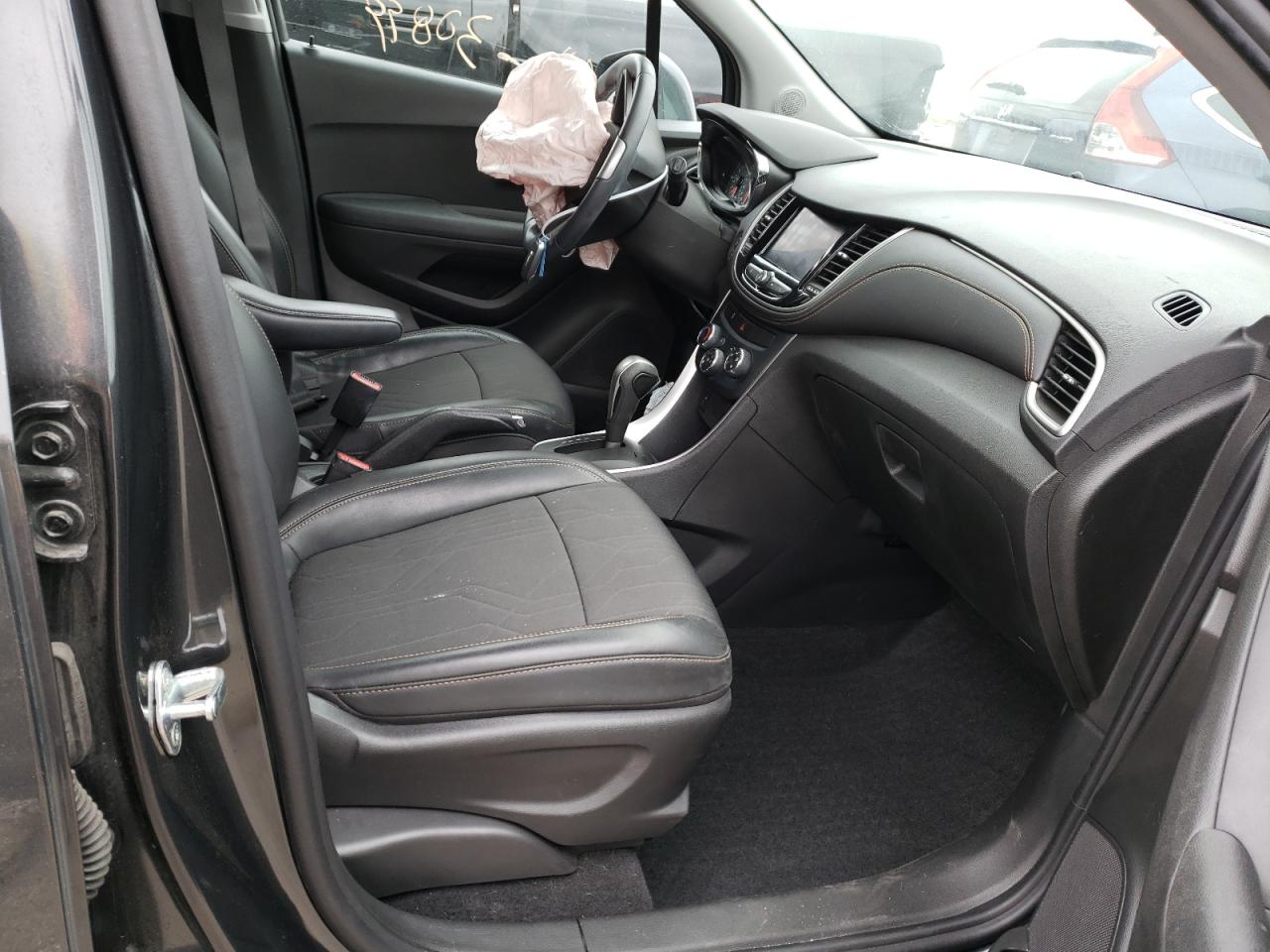 Photo 5 from auction – 2020 CHEVROLET TRAX 1LT with VIN 3GNCJLSB3LL247358
