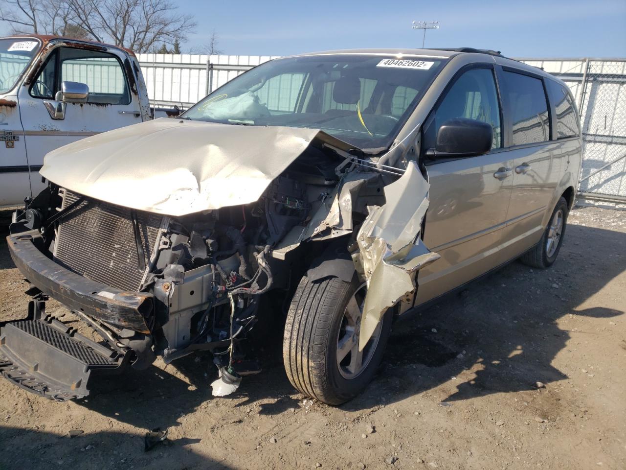 Photo 2 from auction – 2010 DODGE GRAND CARA with VIN 2D4RN3D17AR335814