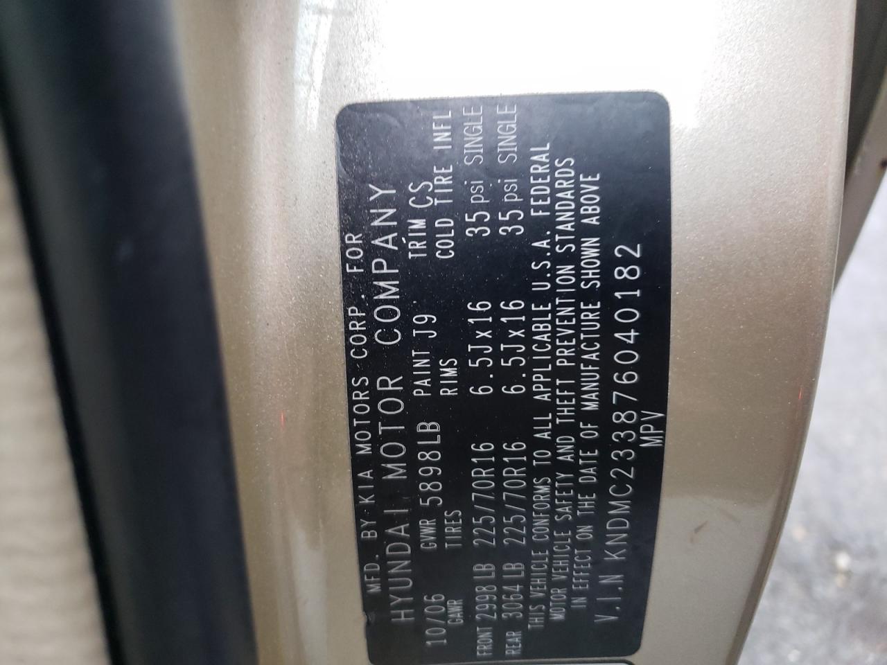 Photo 10 from auction – 2007 HYUNDAI ENTOURAGE with VIN KNDMC233876040182